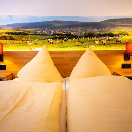 Wohlfuehlhotel Im Schlosspark - Self Checkin Willebadessen Exteriör bild