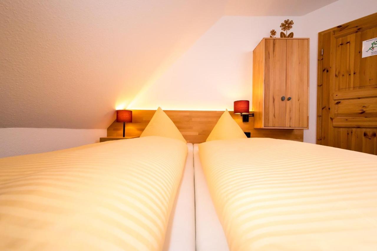 Wohlfuehlhotel Im Schlosspark - Self Checkin Willebadessen Exteriör bild