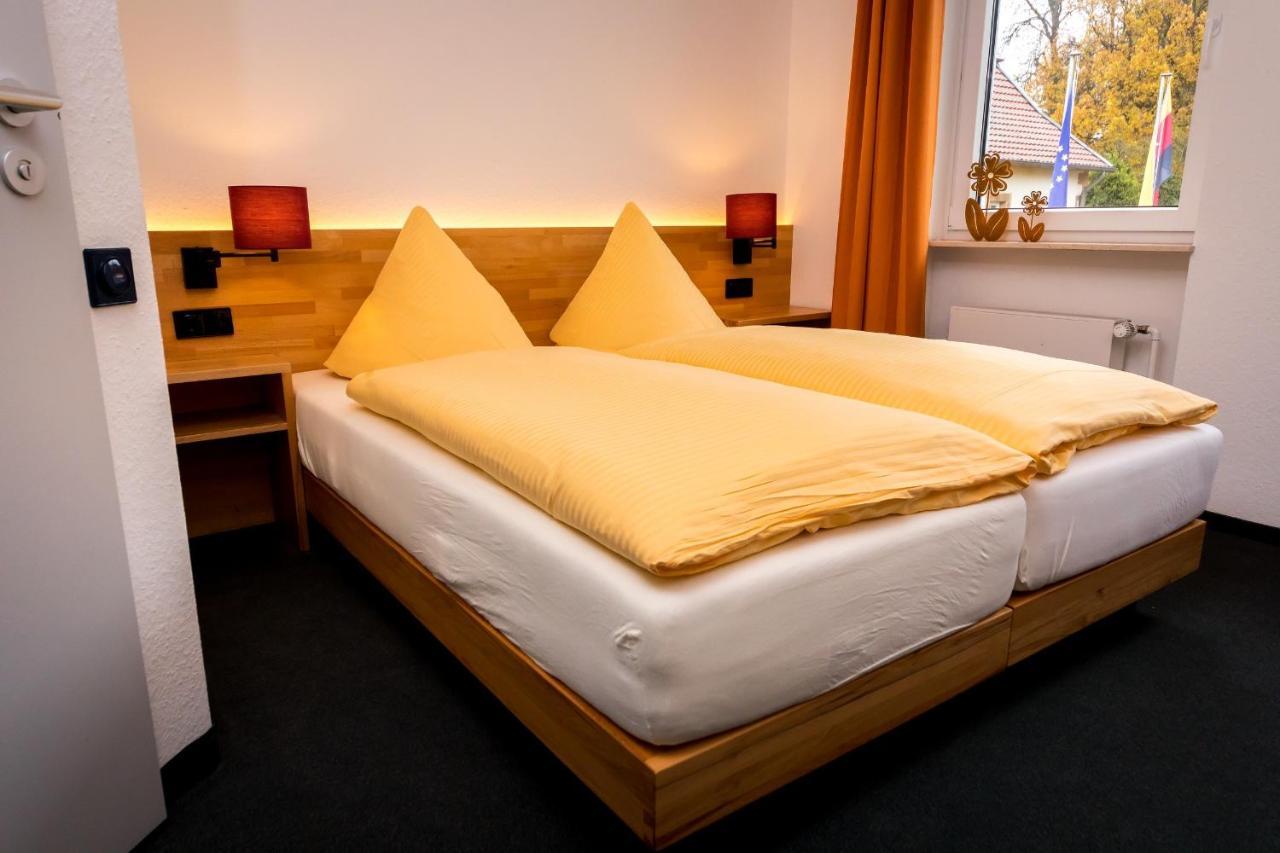Wohlfuehlhotel Im Schlosspark - Self Checkin Willebadessen Exteriör bild