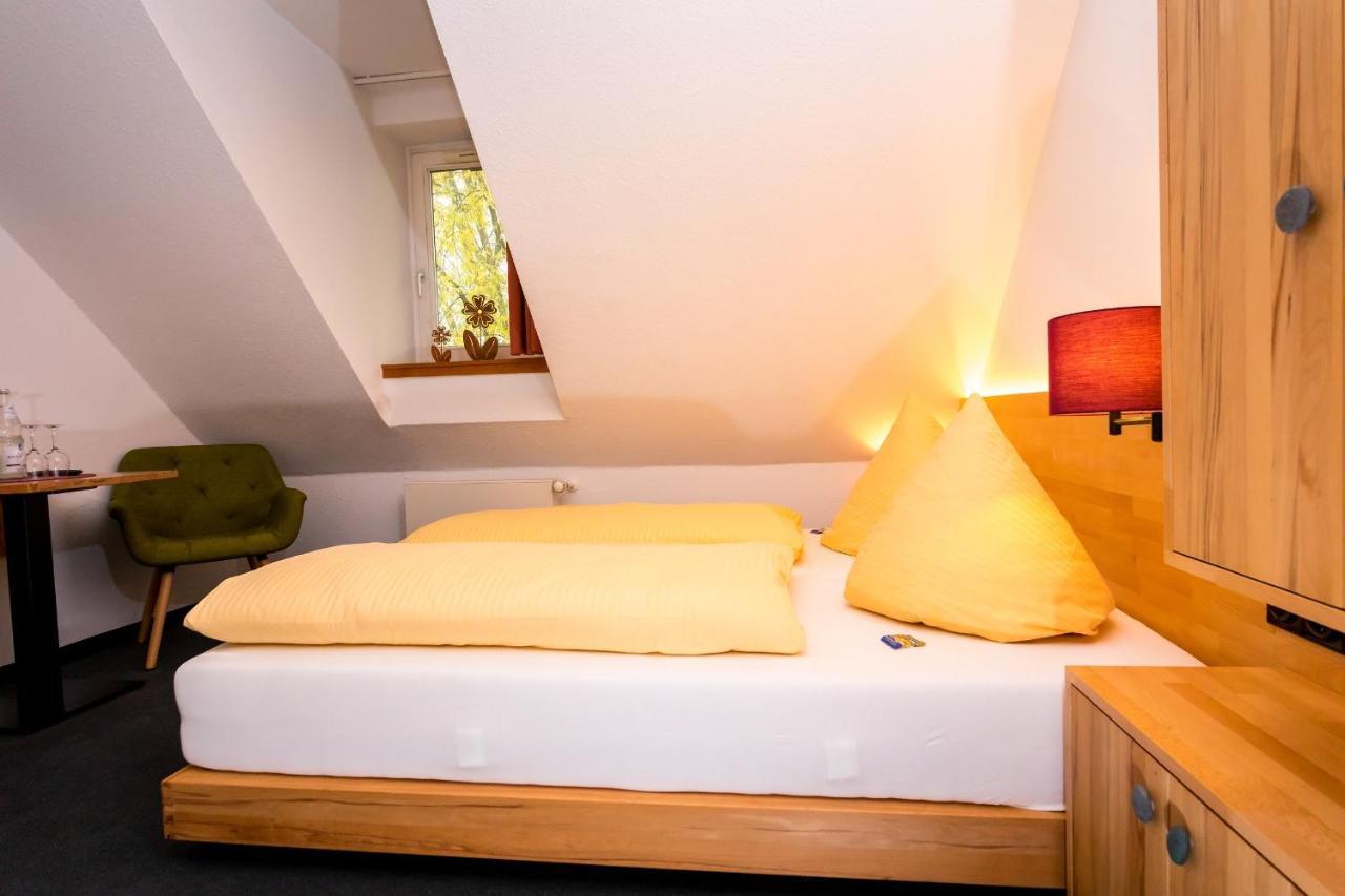 Wohlfuehlhotel Im Schlosspark - Self Checkin Willebadessen Exteriör bild