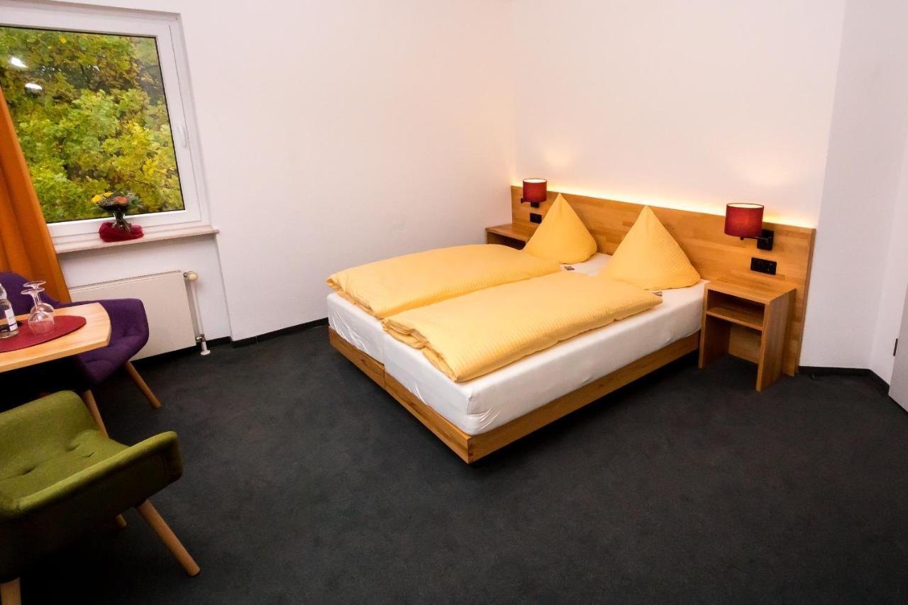 Wohlfuehlhotel Im Schlosspark - Self Checkin Willebadessen Exteriör bild